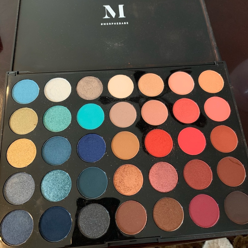 MORPHE EYESHADOW PALLET